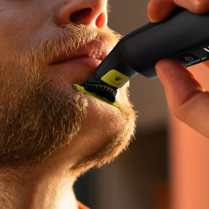 Philips OneBlade Pro QP6542/10 Face + Body, Hybrid Trimmer and Shaver with 12-Length Precision Comb, Waterproof, 90 Min Cordless Use - Image 5