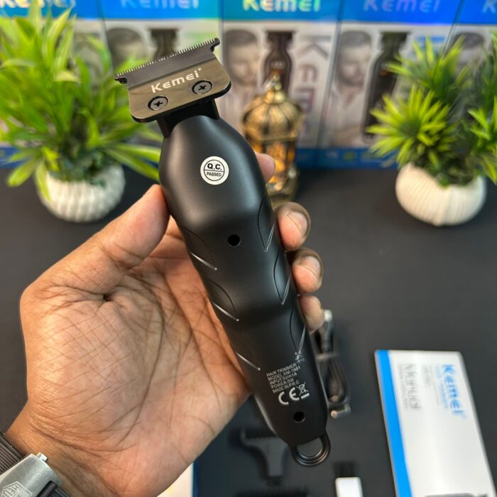 Kemei KM-1681 Zero Cutting Professional Trimmer/ 7000 RPM Motor / 1200 mAh Battery Intact Pack - Image 11