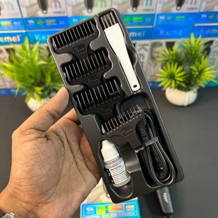 Kemei KM-1681 Zero Cutting Professional Trimmer/ 7000 RPM Motor / 1200 mAh Battery Intact Pack - Image 6